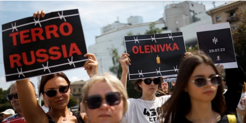 «Після того, як нас змусили викопати собі могили, але все ж залишили в живих, я думав, що пекло позаду. Помилився», — в'язень Оленівки