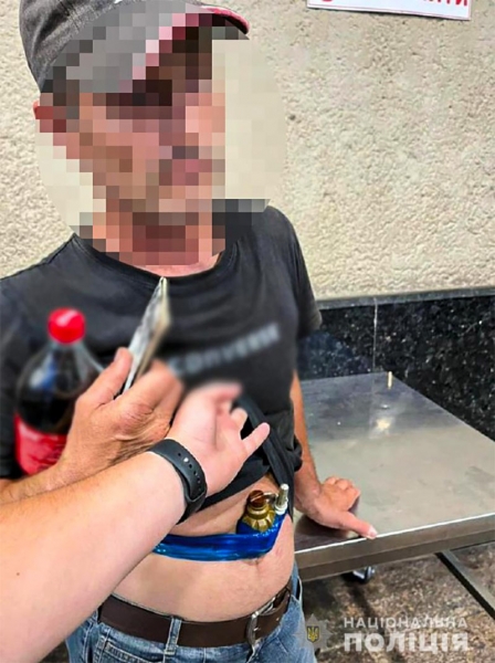 Погрожує сім років за ґратами: у Києві мешканець Вінницької області намагався потрапити на залізничний вокзал із прив'язаною до живота гранатою