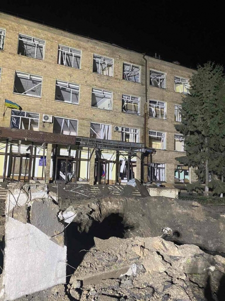 Рашисти обстріляли три райони Харкова: пошкоджено багатоповерхівки та комунікації (відео)
