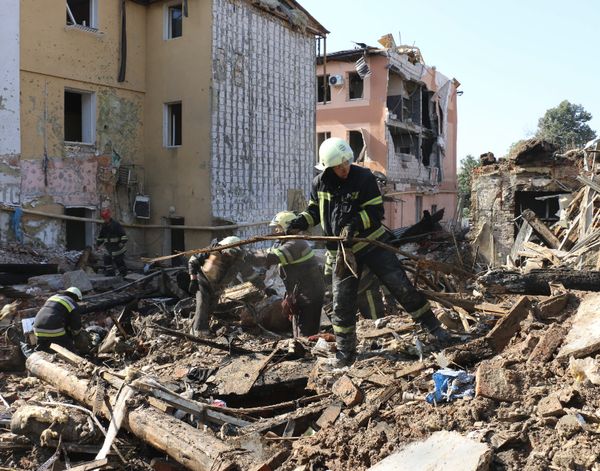 Жертвами обстрілу харківської Салтівки стали 12 людей, розбір завалів триває, — ДСНС