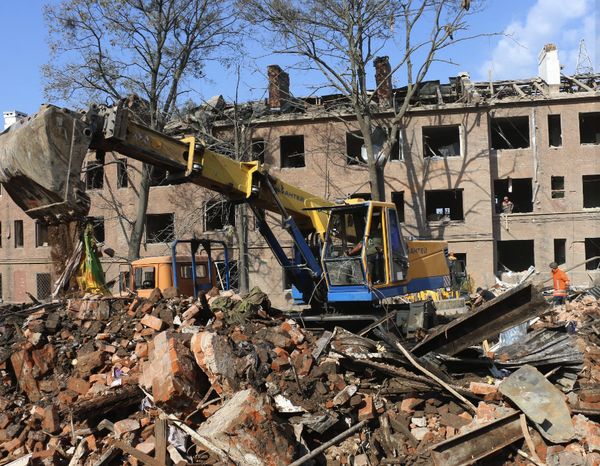 Жертвами обстрілу харківської Салтівки стали 12 людей, розбір завалів триває, — ДСНС