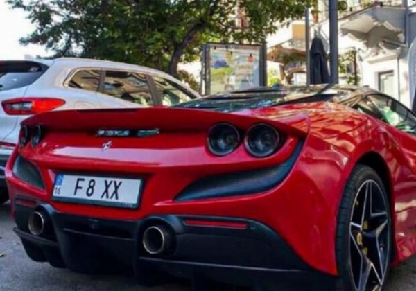 По Одессе ездит Ferrari за 300 000 долларов (фотофакт)
