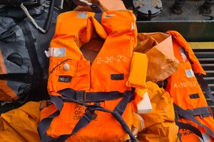 В Черном море всплыл дырявый плот из затонувшего крейсера "Москва"