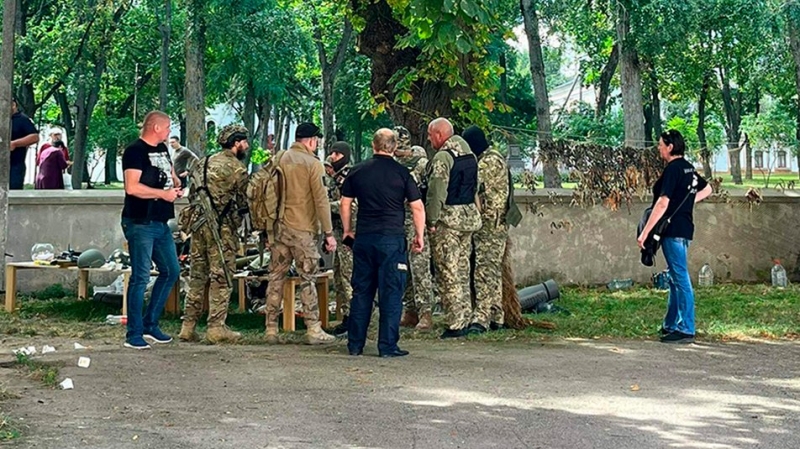 На виставці зброї у Чернігові спрацював гранатомет, поранено дітей (фото)
