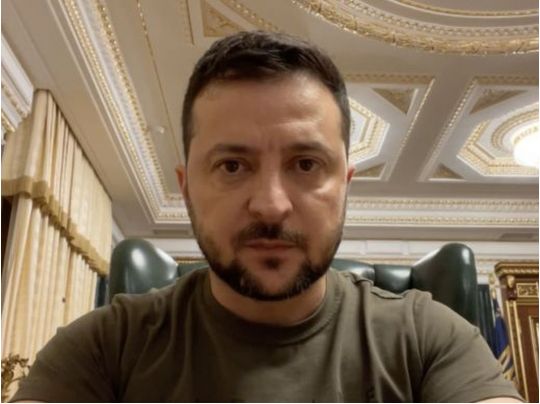 Пенсії видають одразу за 5 місяців: Зеленський про нормалізацію життя на звільнених територіях