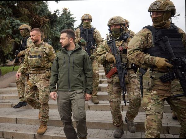 «Правда на нашому боці»: Зеленський в Ізюмі пообіцяв, що життя повернеться на всі деокуповані території