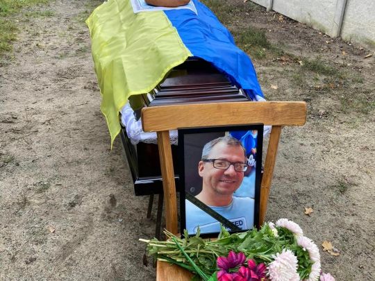 «Тіло зі слідами тортур знайшли лише за півроку»: у Бучі попрощалися з бійцем тероборони