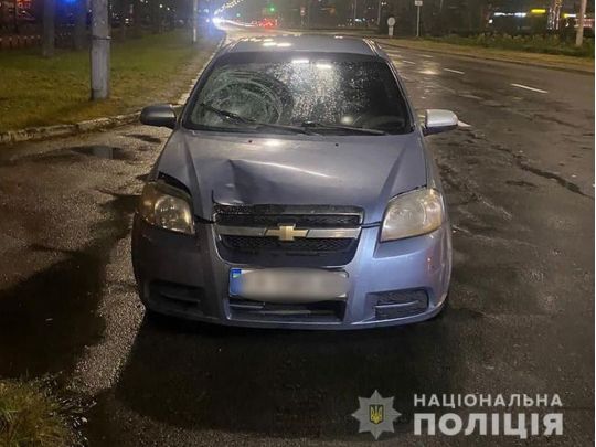 У Києві п'яний водій збив на переході дівчинку-підлітка та втік з місця ДТП