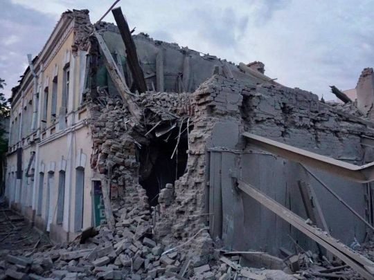 «Вдарили прямо по житловому кварталу»: ракета окупантів вибухнула у центрі Дніпра (фото)