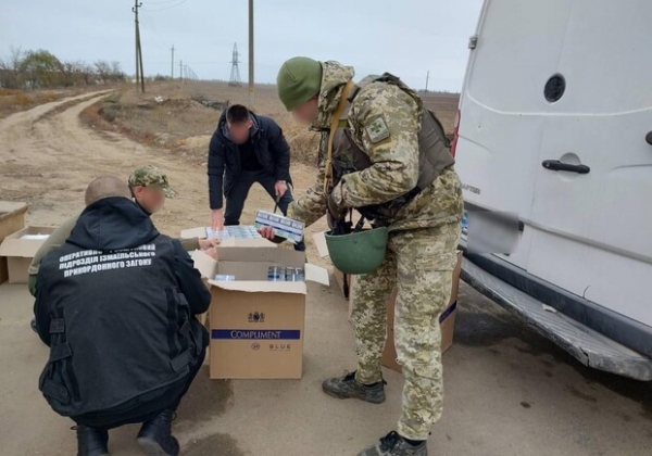 Контрафакт на 350 тысяч гривен: в Одесской области пытались нелегально провезти через границу сигареты и алкоголь