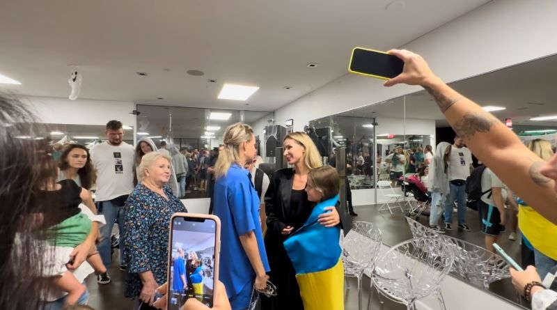 LOBODA поїхала в тур Америкою та зустрілася з українськими біженцями в США