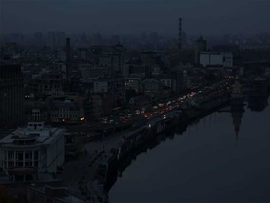 У Києві застосували екстрені відключення світла, графіки не працюють