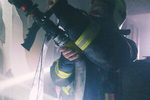В Одессе на пожаре в 12-этажке спасли 16-летнюю девушку
