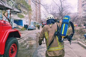 В Одессе на пожаре в 12-этажке спасли 16-летнюю девушку