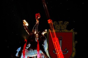Ночью в Одессе снесли памятники Екатерине II и Суворову