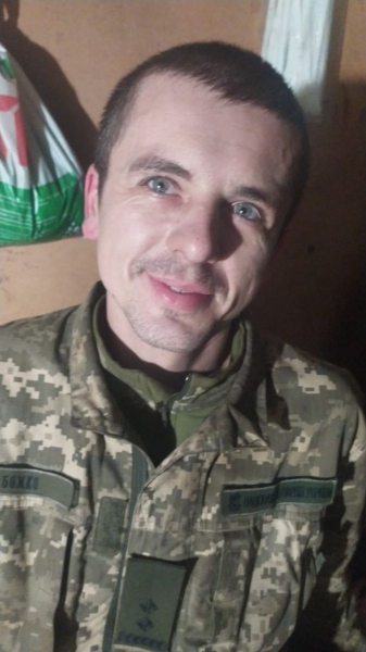 «Дуже боялась, що ми з донькою опинимось в руках окупантів і вони шантажуватимуть нами мого чоловіка»: щемлива історія родини захисника Маріуполя