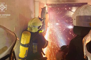 В Одессе на пожаре в 12-этажке спасли 16-летнюю девушку