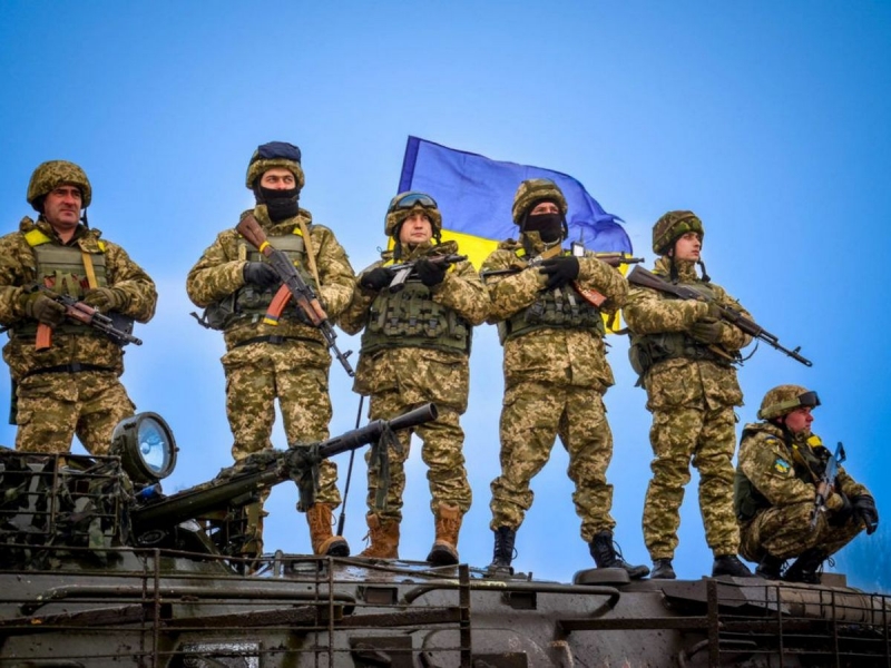 «Війна має закінчитися навесні-влітку наступного року», — Михайло Подоляк