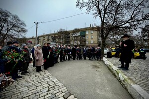 Гасили марку и возлагали цветы: одесситы почтили память жертв Холокоста 