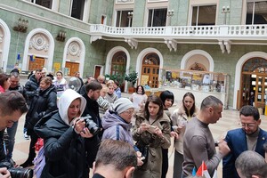 Гасили марку и возлагали цветы: одесситы почтили память жертв Холокоста 