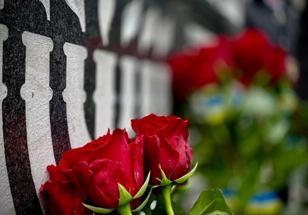 Гасили марку и возлагали цветы: одесситы почтили память жертв Холокоста 