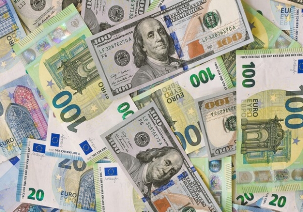 Курс валют в Украине 6 января 2022: сколько стоит доллар и евро