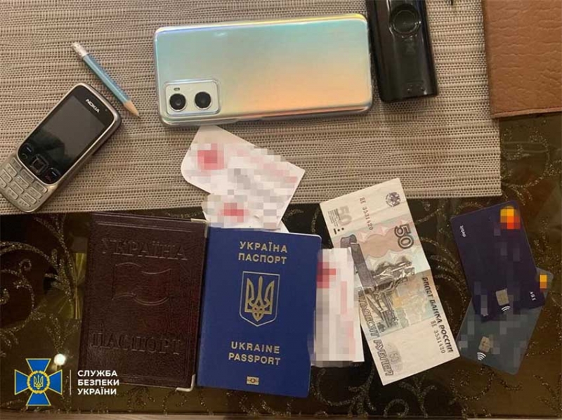 Передавав ворогу координати підрозділів ППО та блокпостів: в Черкасах спіймали медика-зрадника