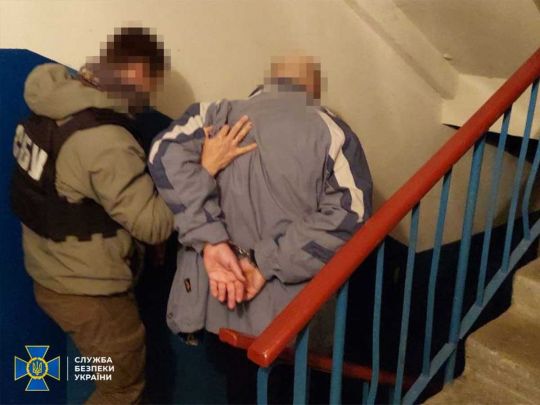 Передавав ворогу координати підрозділів ППО та блокпостів: в Черкасах спіймали медика-зрадника