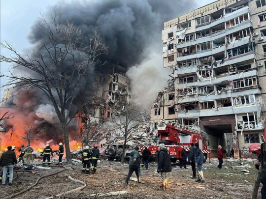 Ракетний обстріл України: росіяни влучили в багатоквартирний будинок у Дніпрі