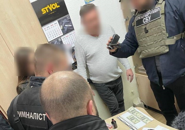 Требовал взятку за ввоз товаров из-за границы: СБУ разоблачила начальника Одесской таможенной лаборатории