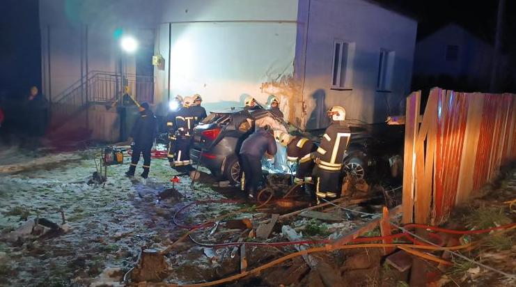 Чотири людини загинули у страшній автокатастрофі на Львівщині: перші подробиці та фото з місця НП