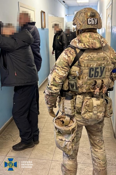 Обіцяли підприємцям «не створювати штучних перешкод»: СБУ викрила корупційні схеми на митницях в двох областях