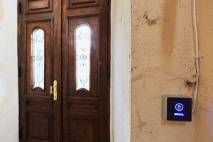Одесситы сами восстановили старинную дверь в доме Фельдмана