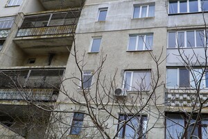 Глава Одесской ОВА недоволен ремонтом пострадавшей от обстрела многоэтажки в Сергеевке: причина