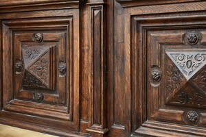 Одесситы сами восстановили старинную дверь в доме Фельдмана