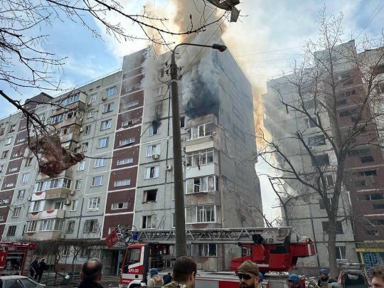 Обстріл Запоріжжя: поранено майже 20 людей, серед них є діти (фото, відео)