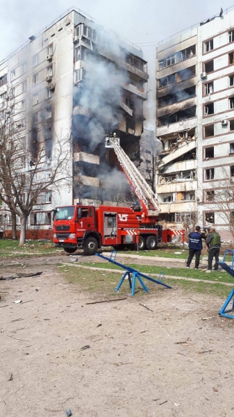 Обстріл Запоріжжя: поранено майже 20 людей, серед них є діти (фото, відео)