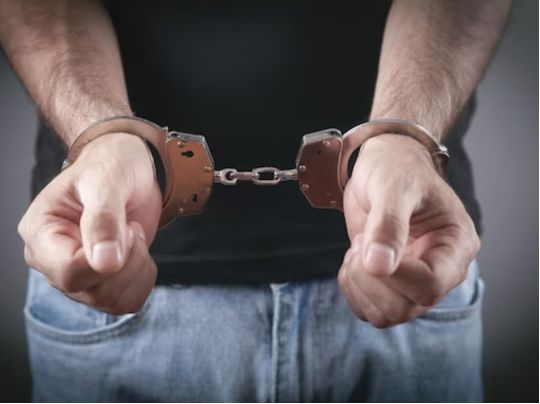 Зачинив двері й зґвалтував: у Сумській області чоловік здійснив сексуальне насильство над двома неповнолітніми