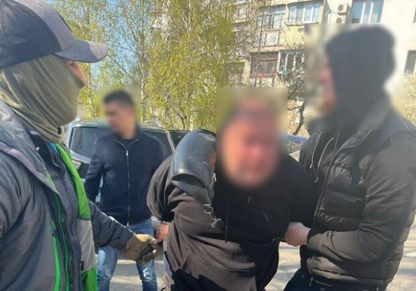 Житель Одесского района перевозил мужчин за границу под видом волонтеров 