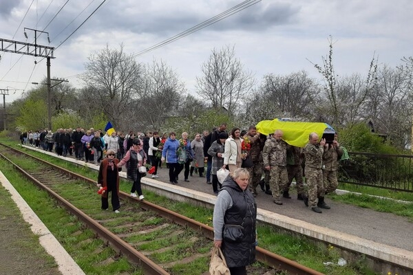 В Одесской области простились с погибшим Виталием Холодовым