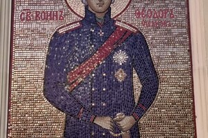 В Одессе стену за постаментом памятника Суворову завесили баннером против РПЦ