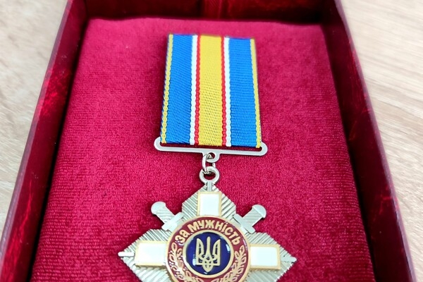 В Одесской области жене погибшего воина вручили орден "За мужество"