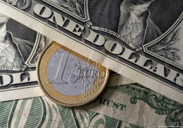 Курс валют в Украине 13 мая 2023: сколько стоит доллар и евро