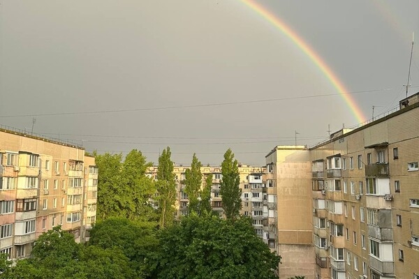 Одесситы наблюдали красочную двойную радугу