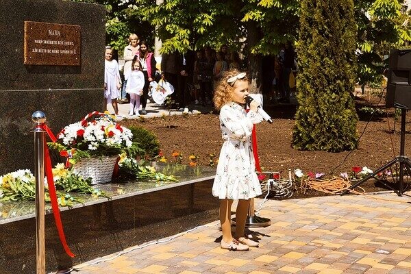 В Одесской области открыли памятник Матери