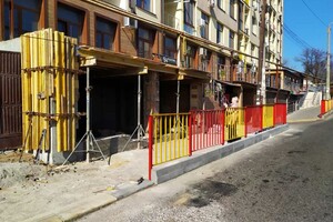 В Одессе демонтировали незаконный объект на Долгой