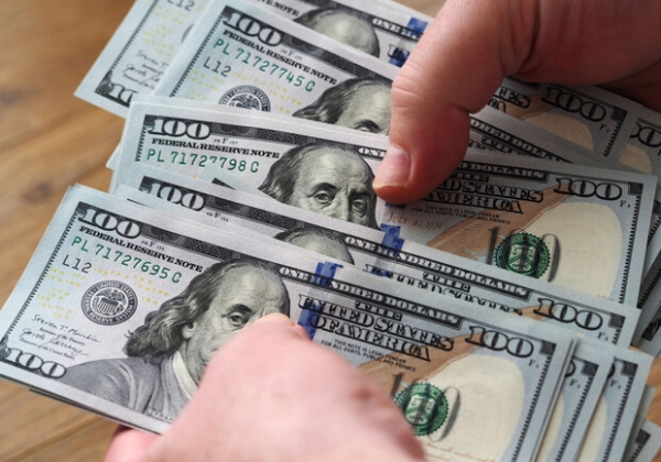 Курс валют в Украине 11 мая 2023: сколько стоит доллар и евро