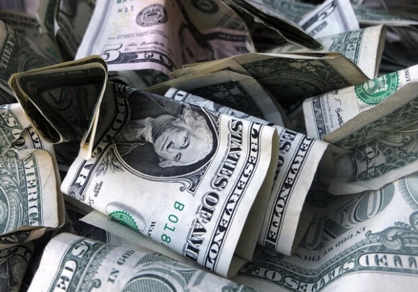 Курс валют в Украине 3 мая 2023: сколько стоит доллар и евро