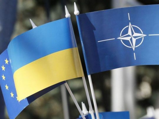 Існує сценарій прийняття до НАТО частини України, — ЗМІ