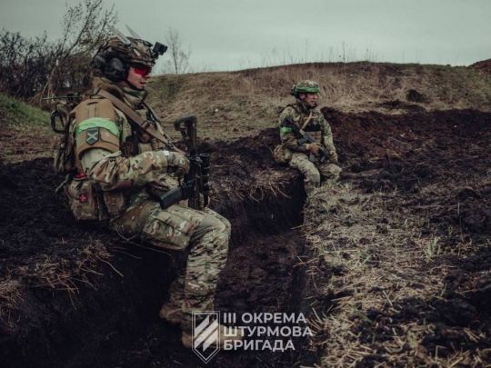 «Я їх загнав, я їх доб’ю»: важкопоранений український боєць не лише продовжив бій, але й пішов в атаку